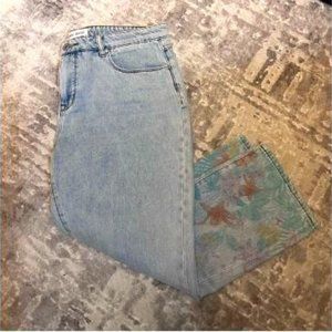✨Host Pick✨ EUC Tribal Mid-rise water flower jeans sz.14